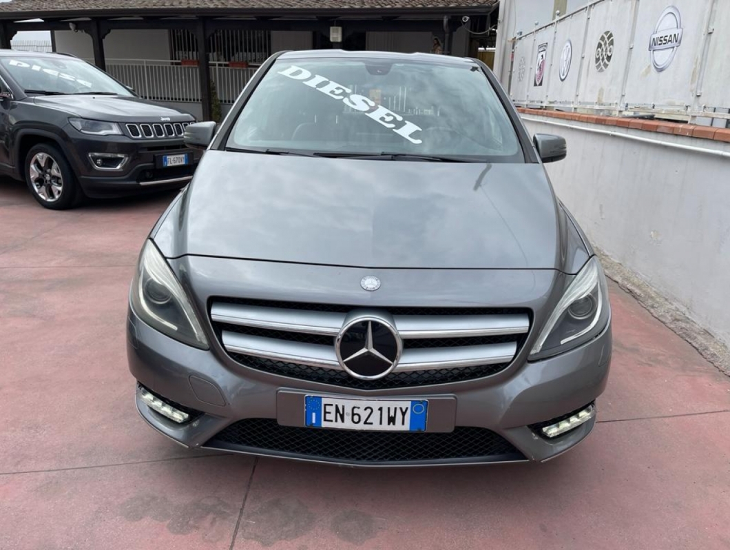 MERCEDES CLA..